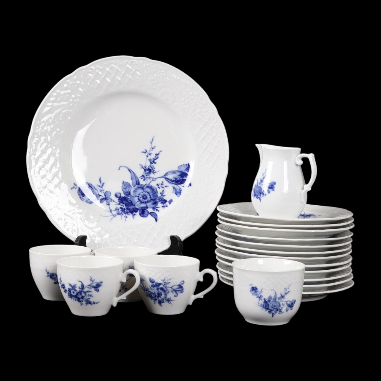 Ein 19-teiliges Set, Bavaria, Schumann Arzberg Echt Cobalt.