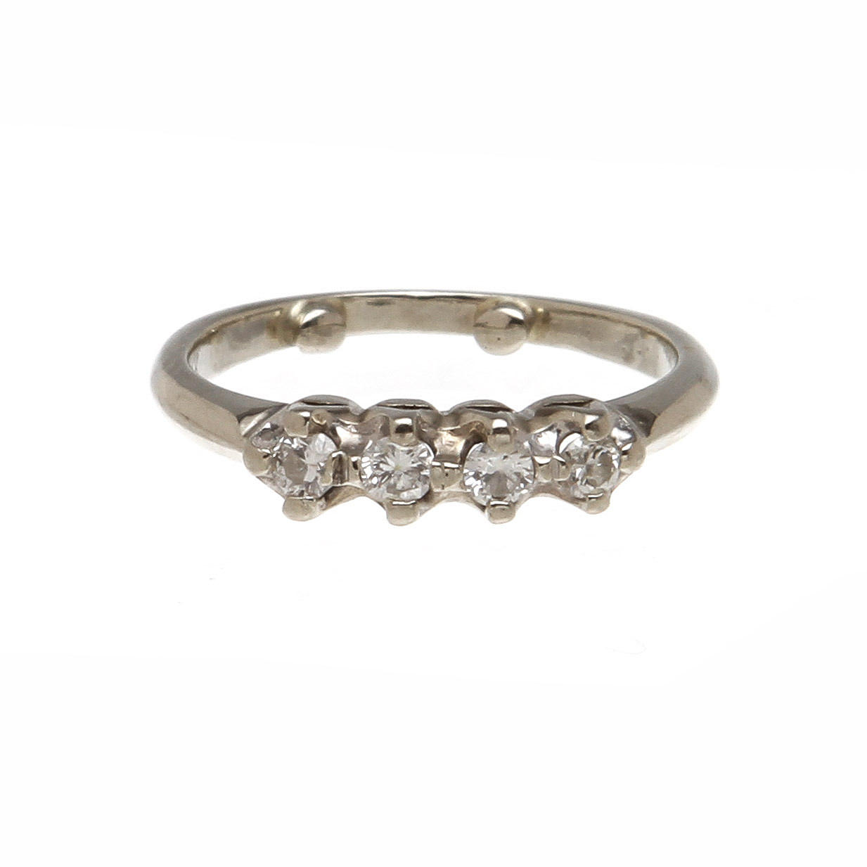 RING, 14k vitguld med 4 diamanter, totalt ca 0,50 ct.