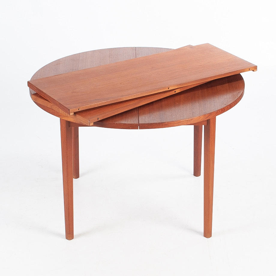 MATBORD. Runt, teak, 60-tal.