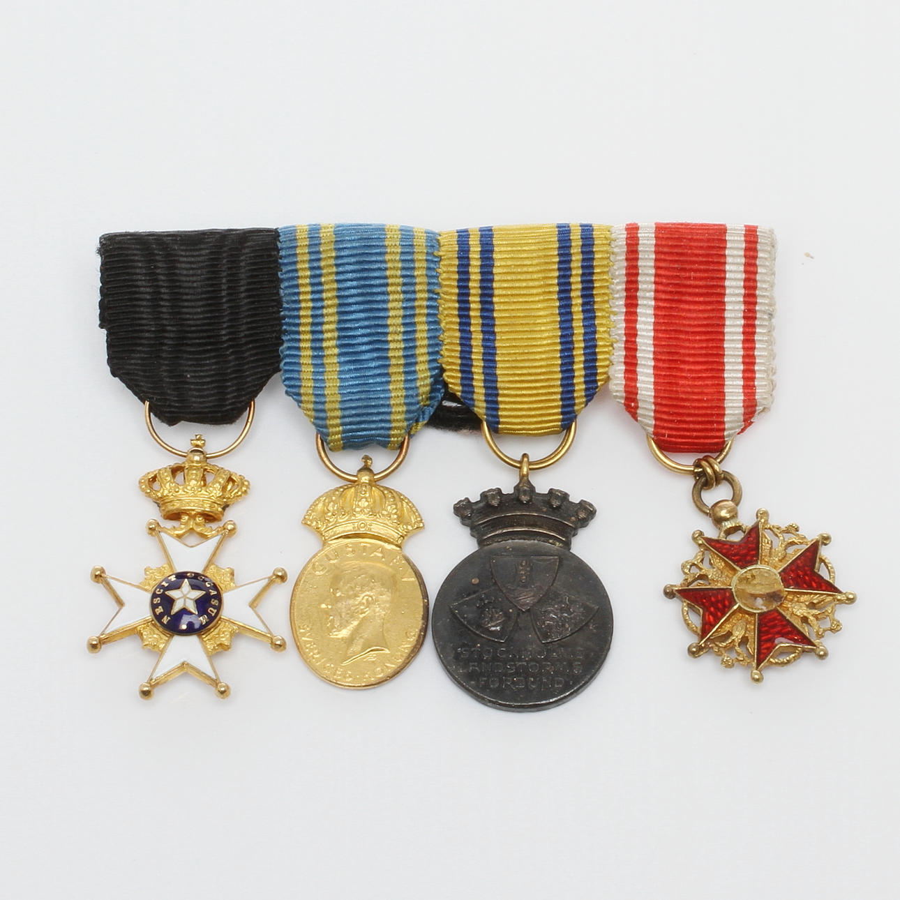 MINIATYRER, 4 st, bla St. Stanislaus och Nordstjärneorden.