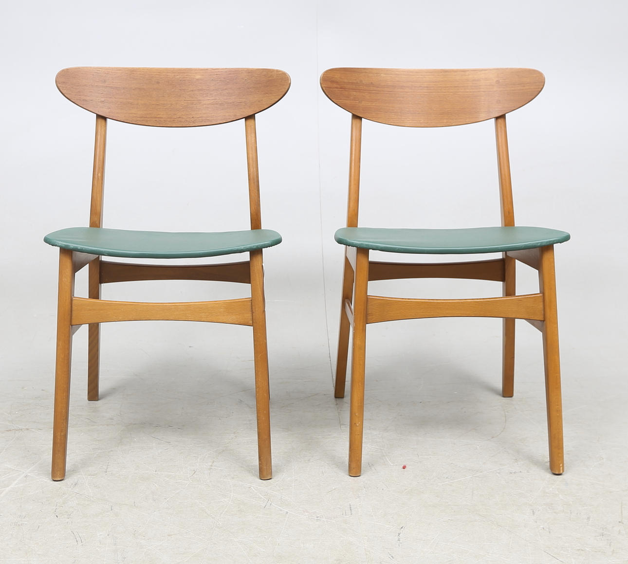 STOLAR, ett par, Danmark, 1900-talets mitt.