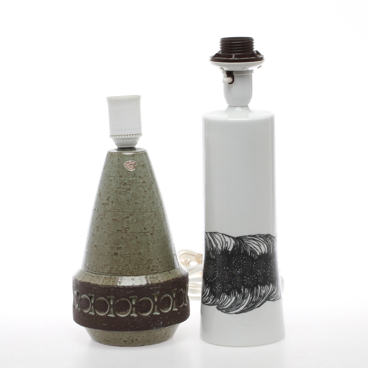 BORDSLAMPOR, 2 st, porslin samt keramik, Rörstrand respektive Bromma Keramik.