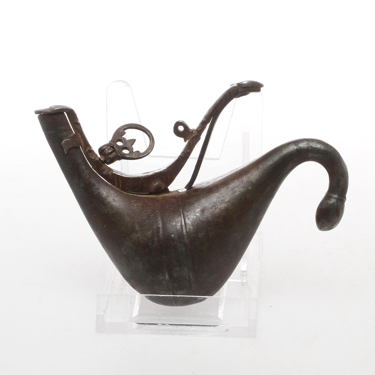 KRUTHORN, metall, troligen Iran, 1800/1900-tal.