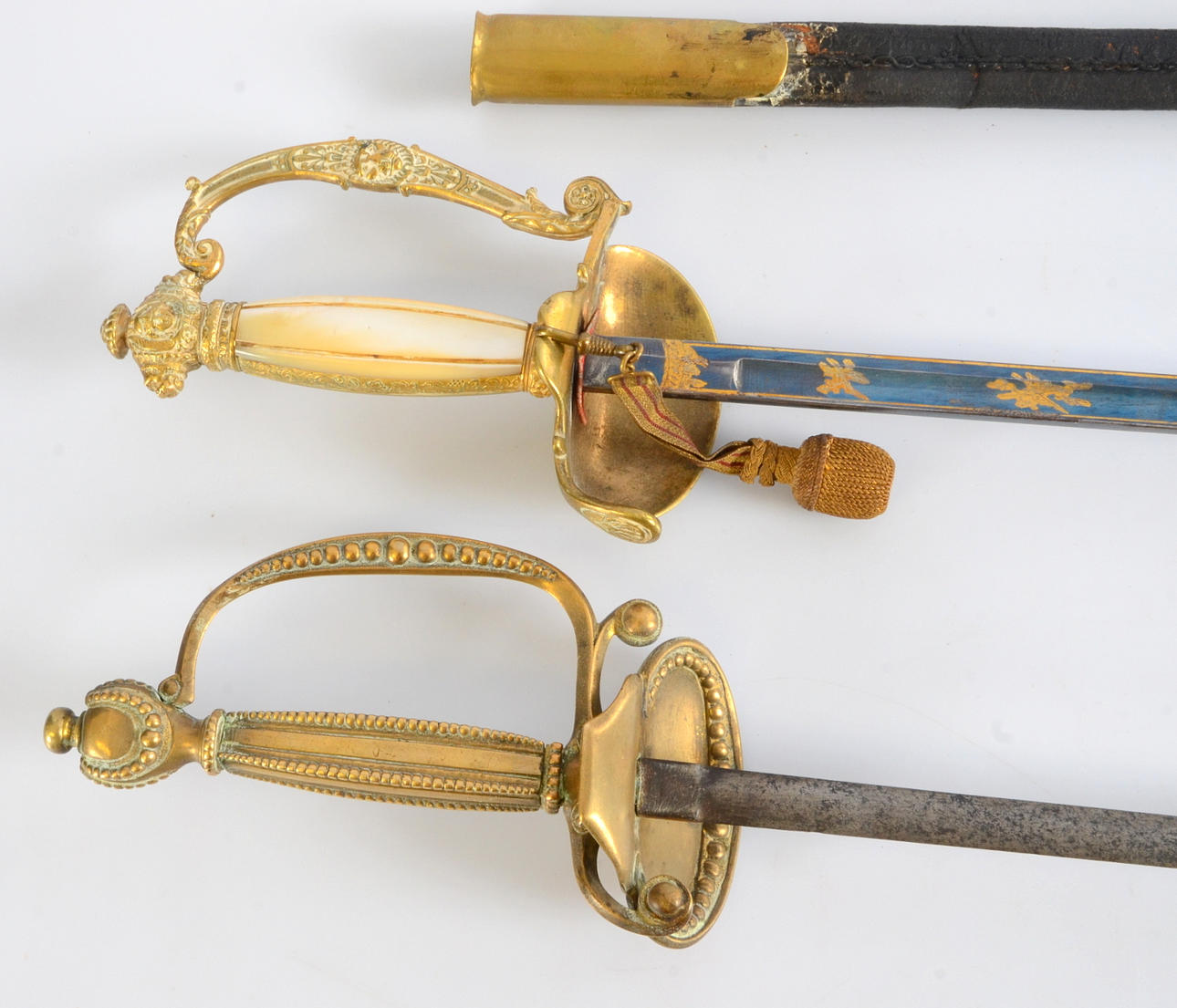 ÄMBETSMANNAVÄRJOR, 2-stycken, 18/1900-tal.