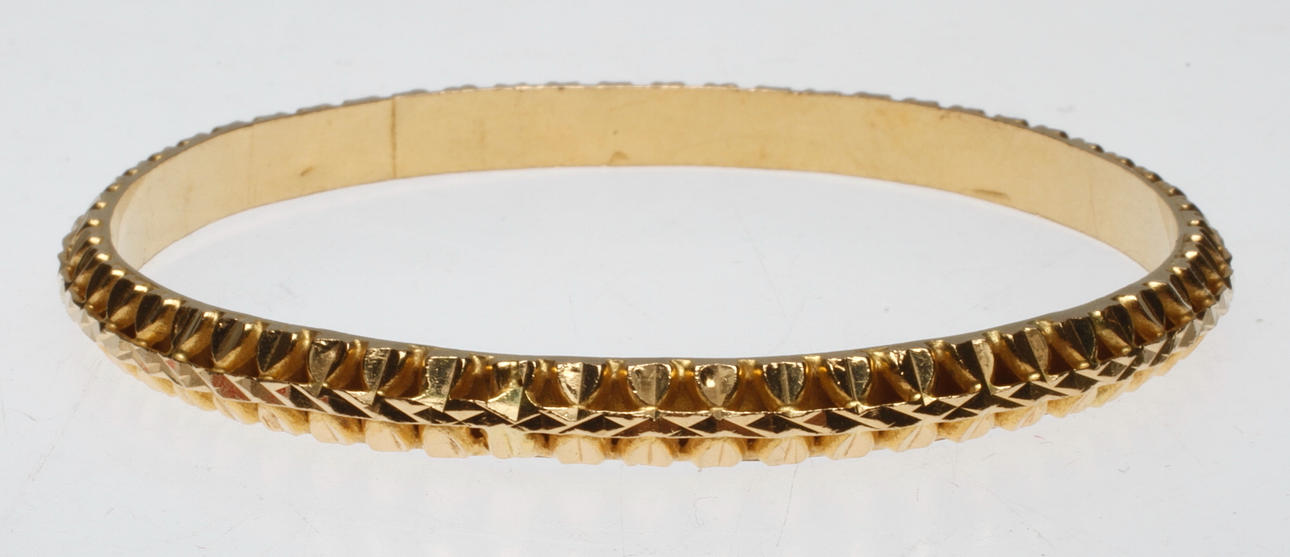 STEL ARMRING, 21k guld, vikt ca 14 gr.