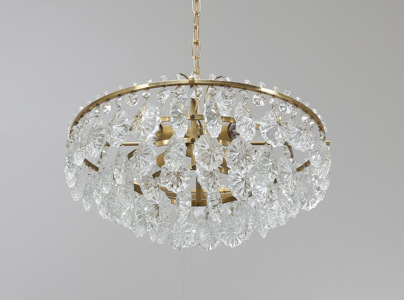 KRISTALLKRONA, mässing, 4 ljuspunkter.