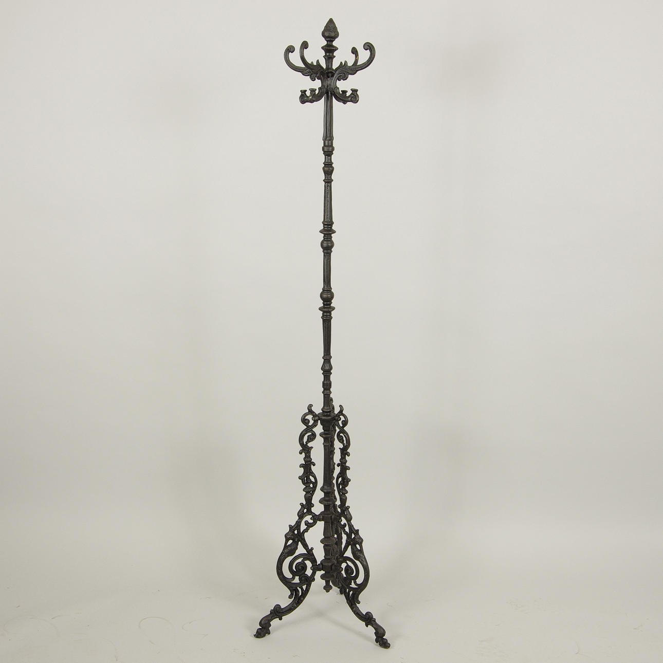 TAMBURMAJOR, gjutjärn, samtida.