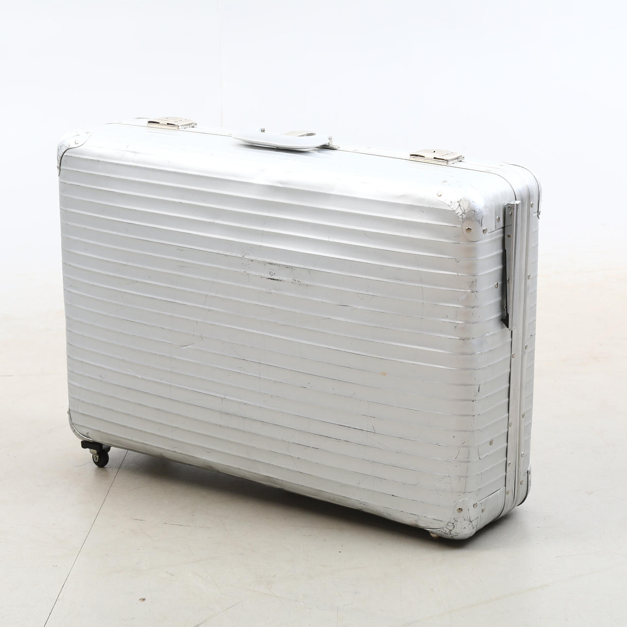 SUITCASE, Rimowa.