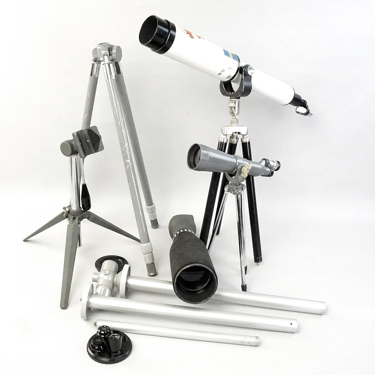 KIIKARIT JALUSTALLA, kuten Zenith.