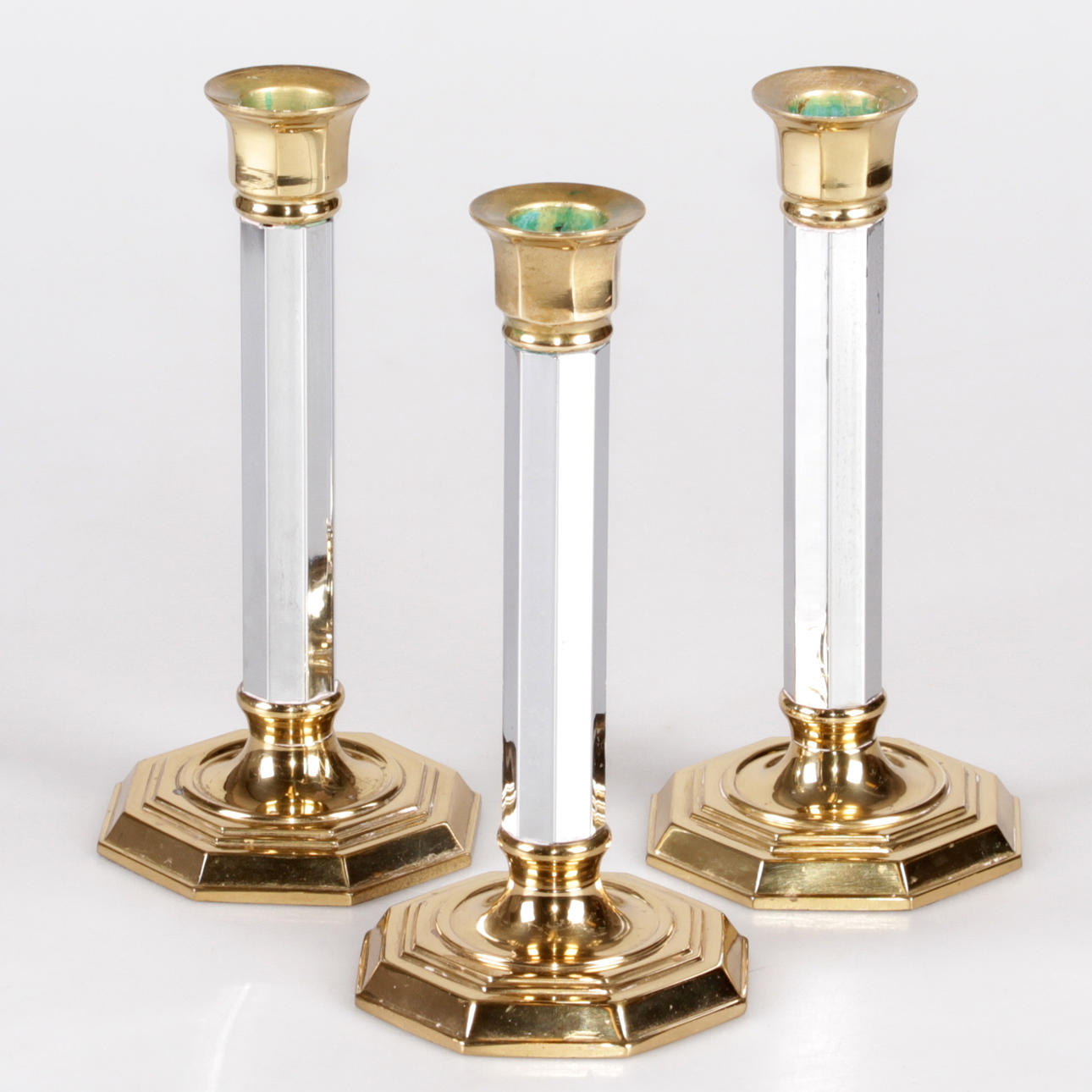 LJUSSTAKAR, 3 st. Krom och gulmetall, 1900-tal.