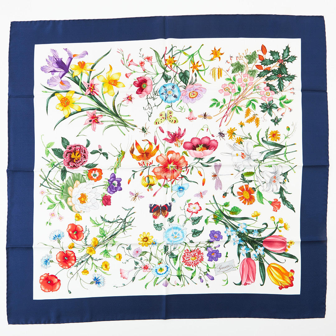 GUCCI, scarf, “Flora”.