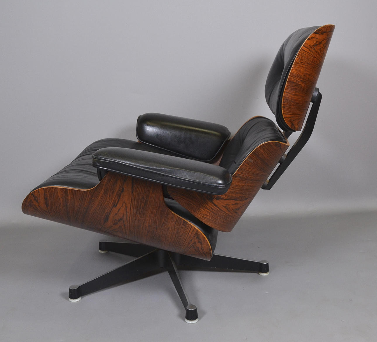 CHARLES & RAY EAMES. LOUNGE STOL.