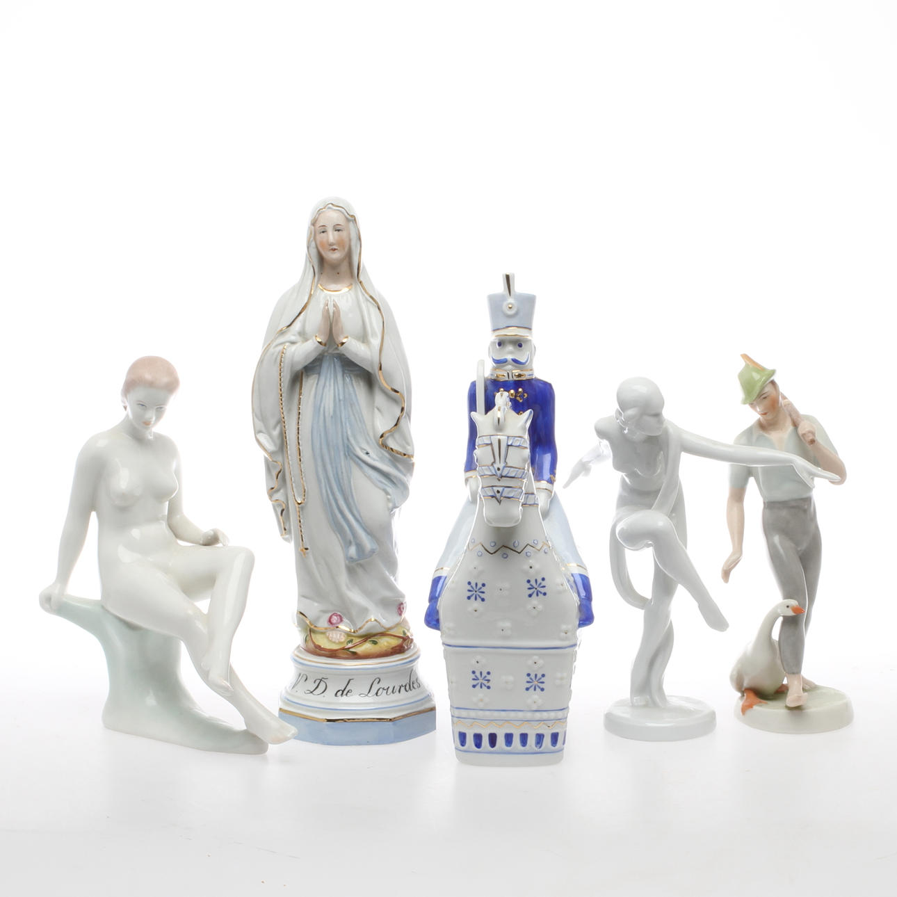 FIGURINER, 5 st, porslin, Herend, A Quincum och Hollohaza, 1900-tal.