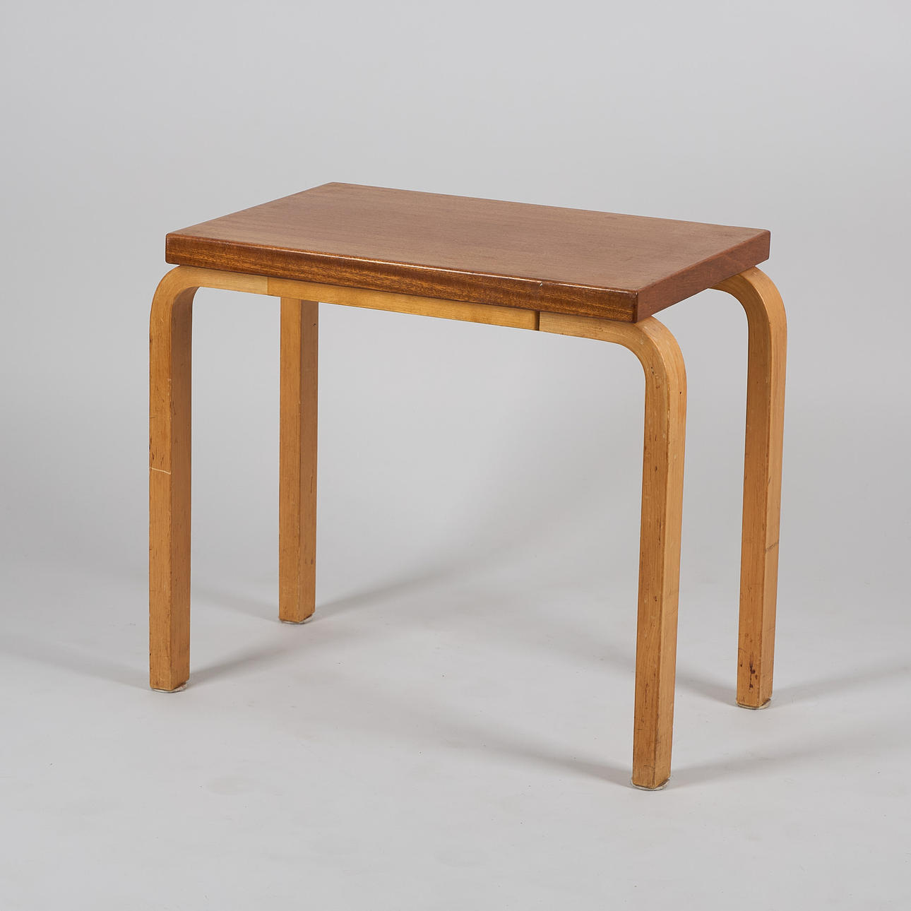 ALVAR AALTO. A 3-piece serial table, model 88, 1950/60's. Furniture ...
