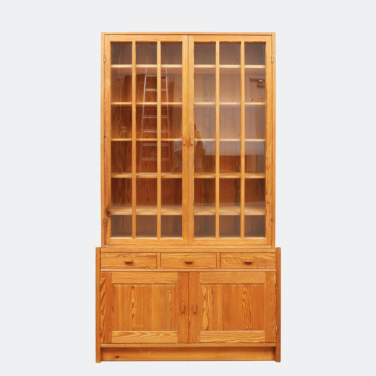 VITRINSKÅP, för Sven Larssons möbelshop.