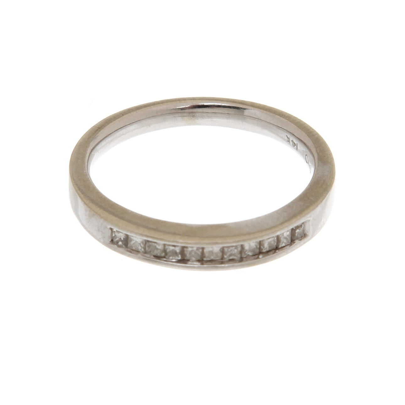 RING, halvallians, 14K vitguld med diamanter, totalt ca 0,33 ct. Vikt 3,2 g.