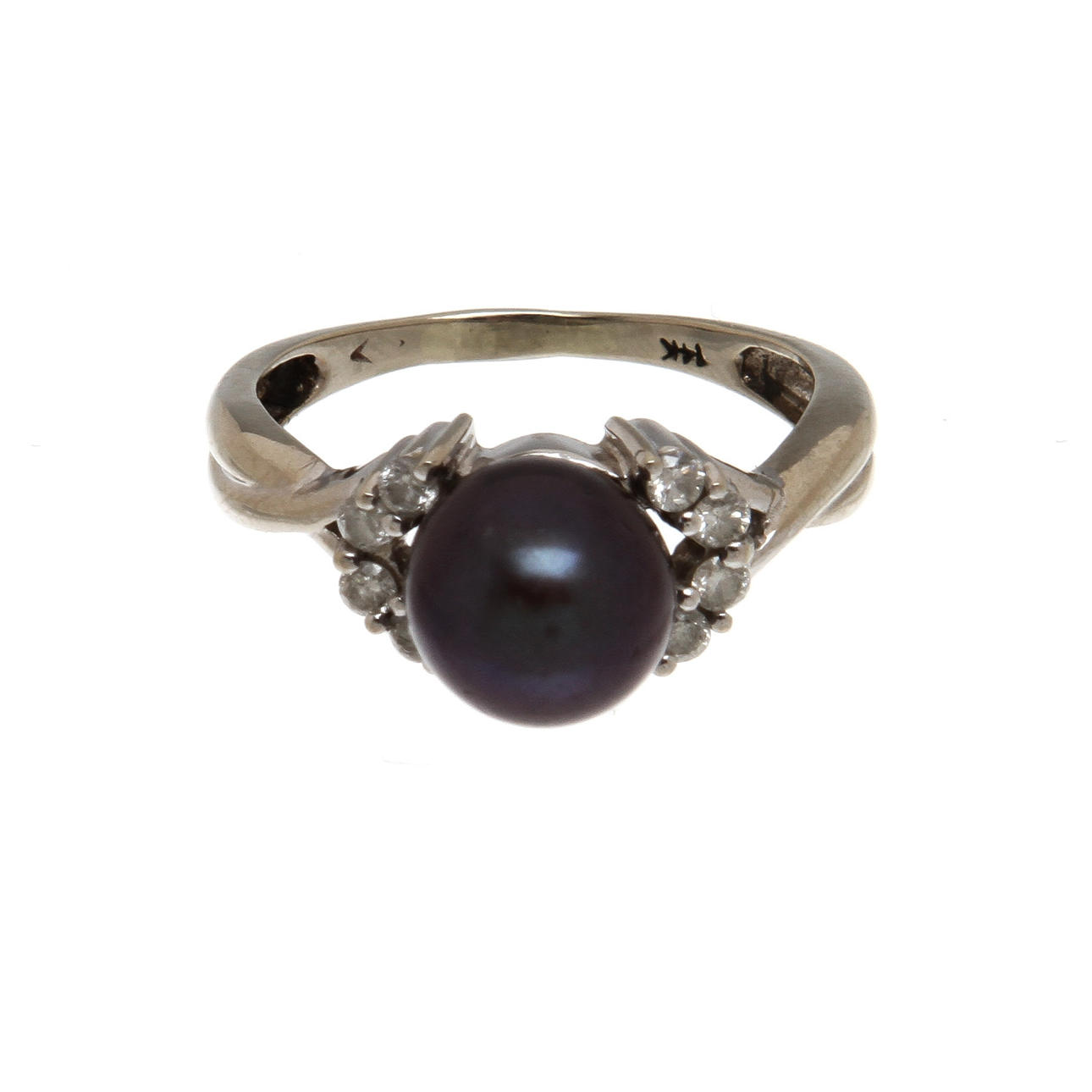 RING, 14K vitguld med svart pärla samt diamanter, totalt ca 0,08 ct. Vikt 3,4 g.