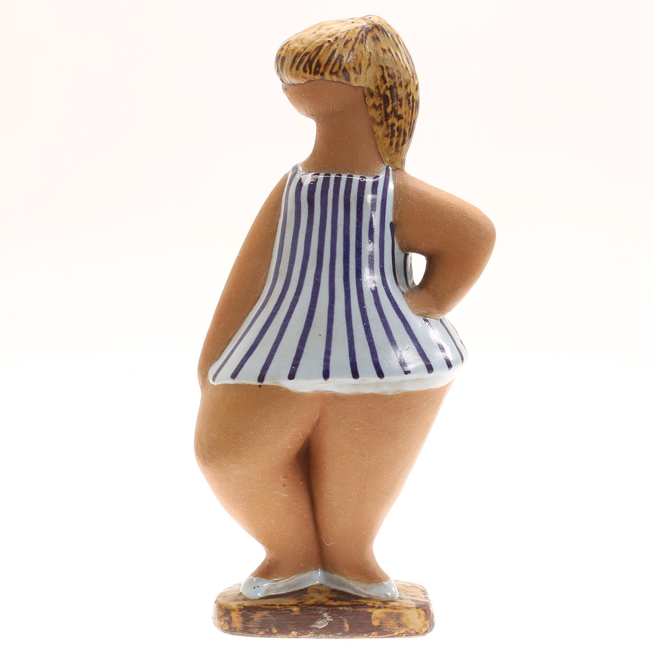 LISA LARSON. Una figura de gres, «Dora», de Gustavsberg.