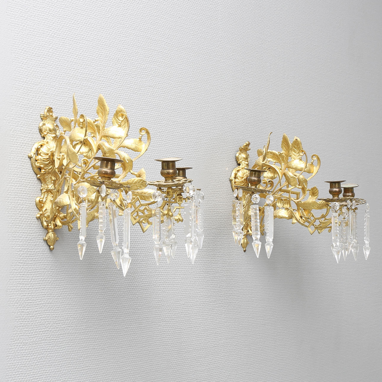 VÄGGLJUSSTAKAR, ett par, 3-armade, förgylld metall, oscarianska, 1800-tal.