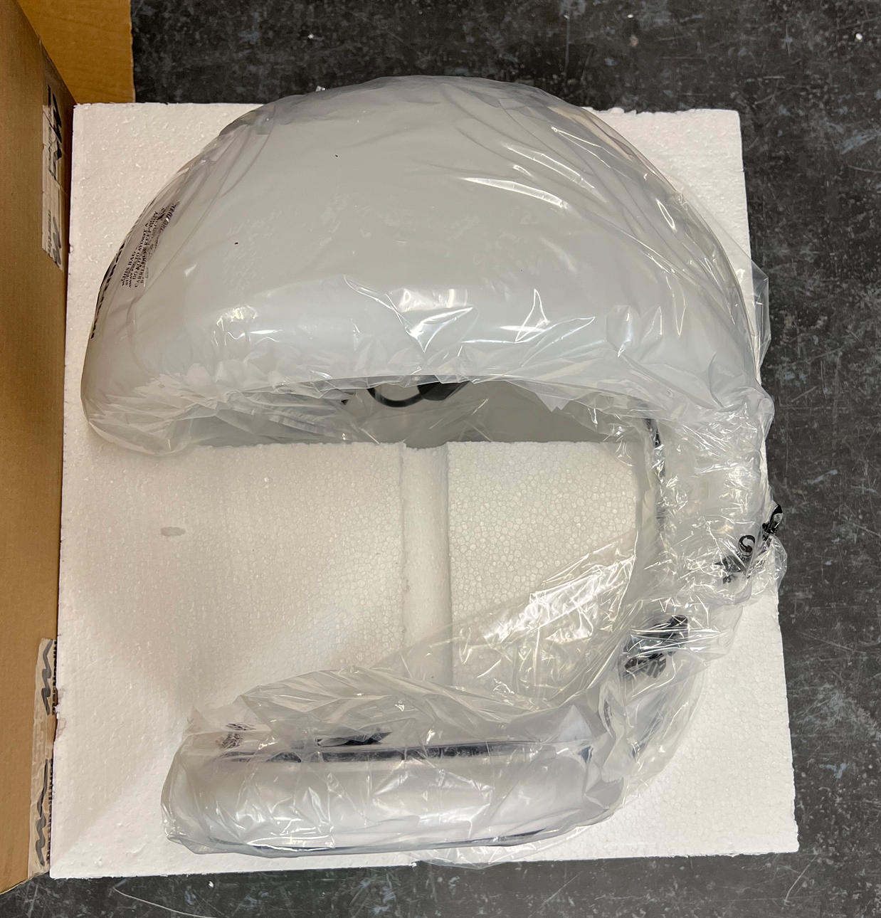 ELIO MARTINELLI. ORMBORDSLAMPA.