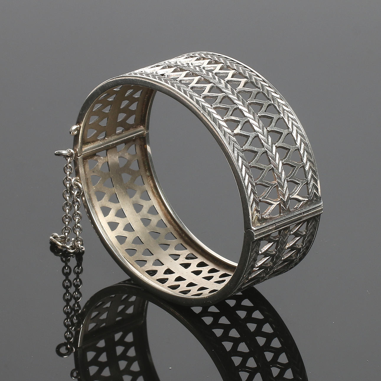 ARMRING, silver, Kalevala Koru, Finland. Vikt 41 gram.