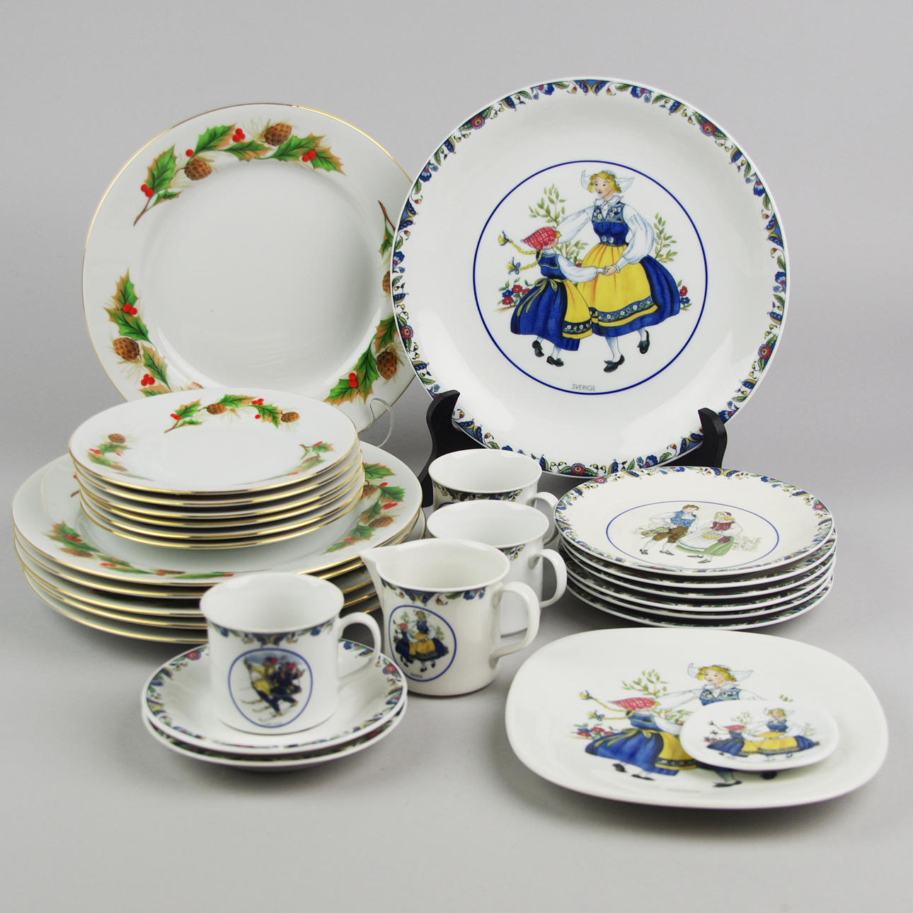 SERVISDELAR, Svenska landskapsdräkter Rörstrand samt Strömgården.