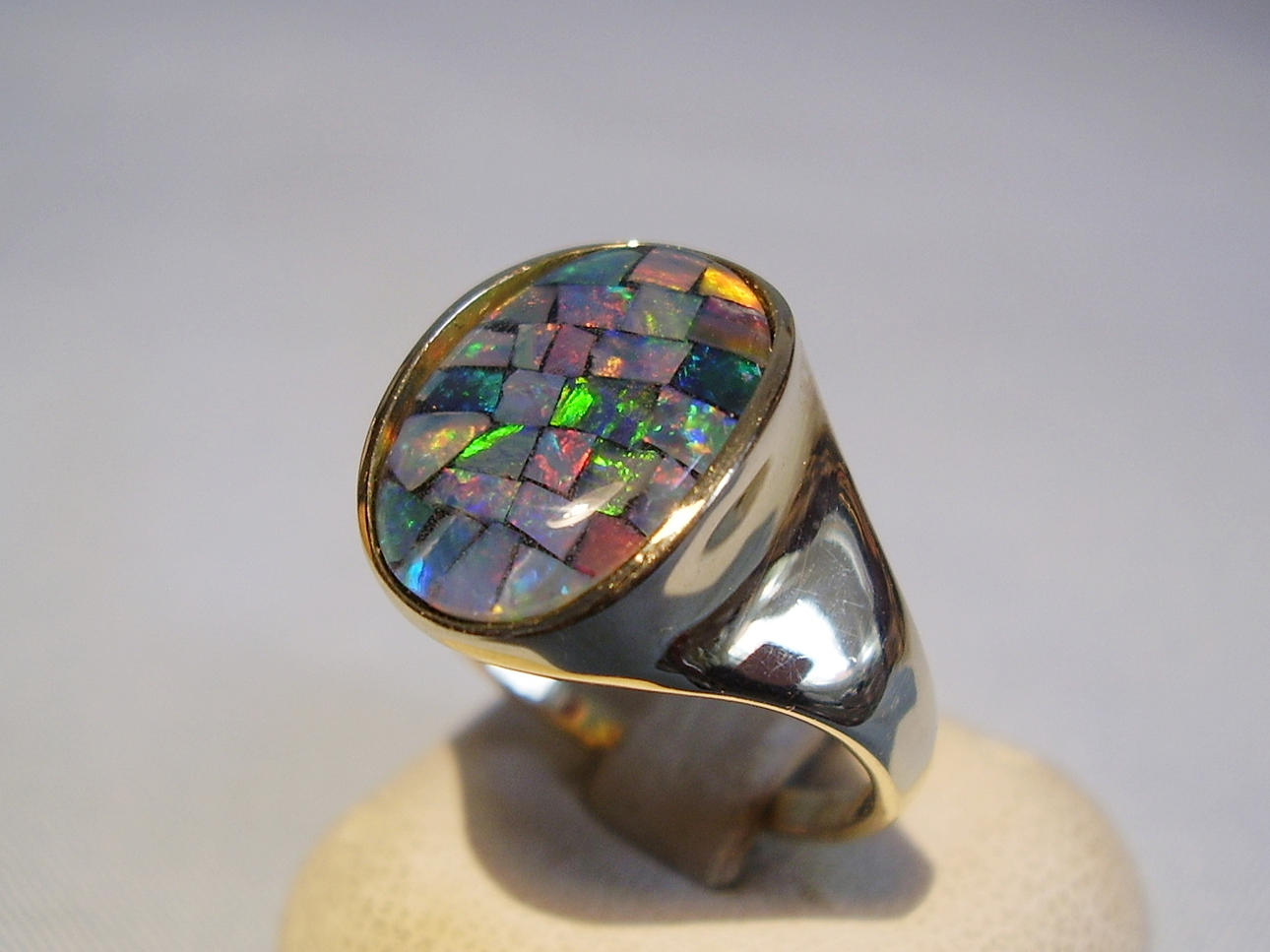 DESIGNER OPAL RING mosaik opal signerad Bernhard Conradt Idar-Oberstein Tyskland.