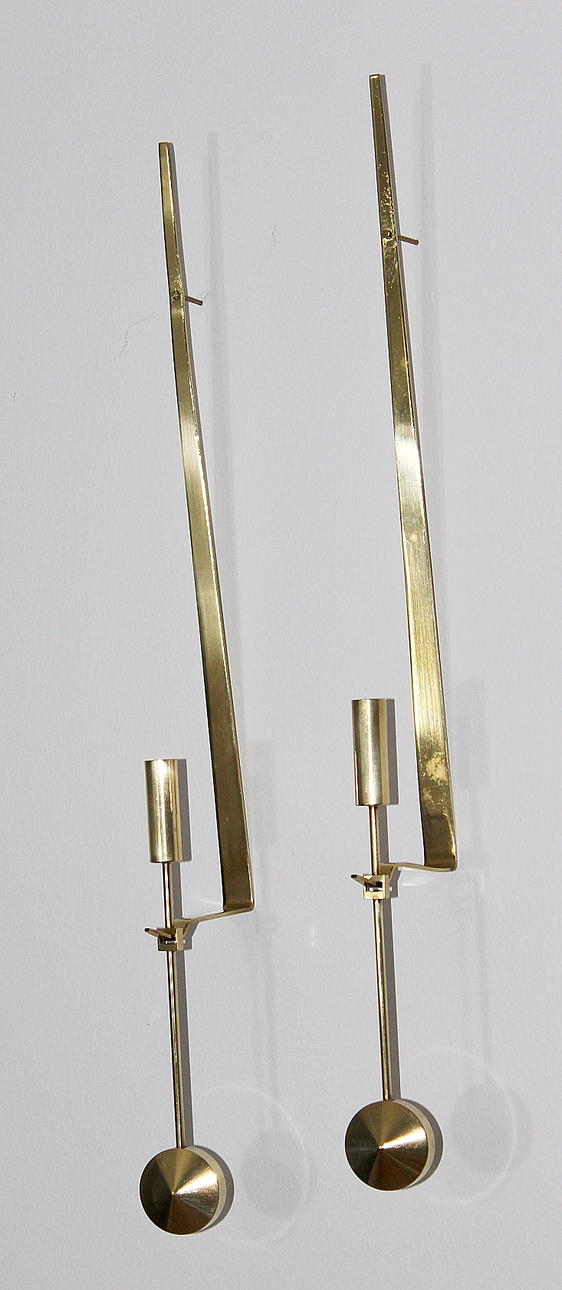 PIERRE FORSELL. VÄGGLJUSSTAKAR, ett par, mässing, Skultuna, Lampett Pendel.
