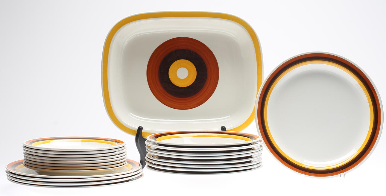 MATSERVISDELAR, 22 delar, porslin, "Fokus", Rörstrand.