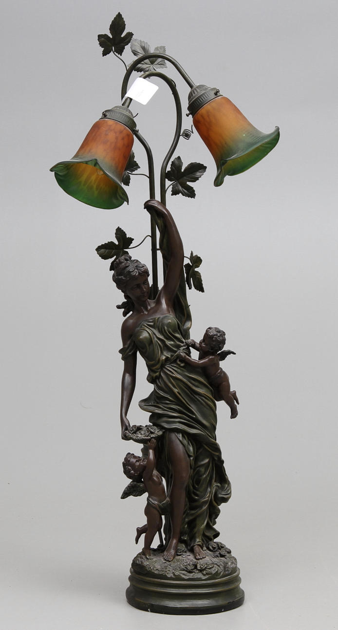 BORDSLAMPA, art nouveau stil , höjd 101 cm, sent 1900 tal.