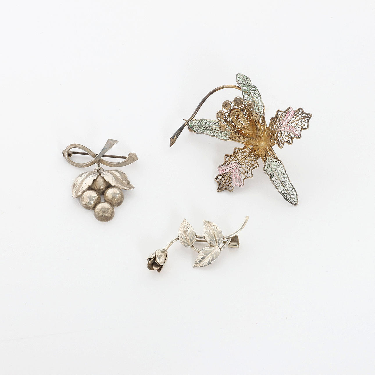 3 silver brooches, 1940s/50s.