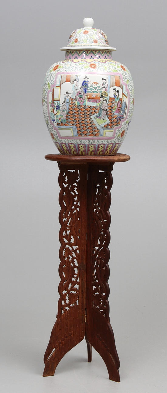 LOCKURNA SAMT PIEDESTAL, Orientaliskt, 1900 tal.