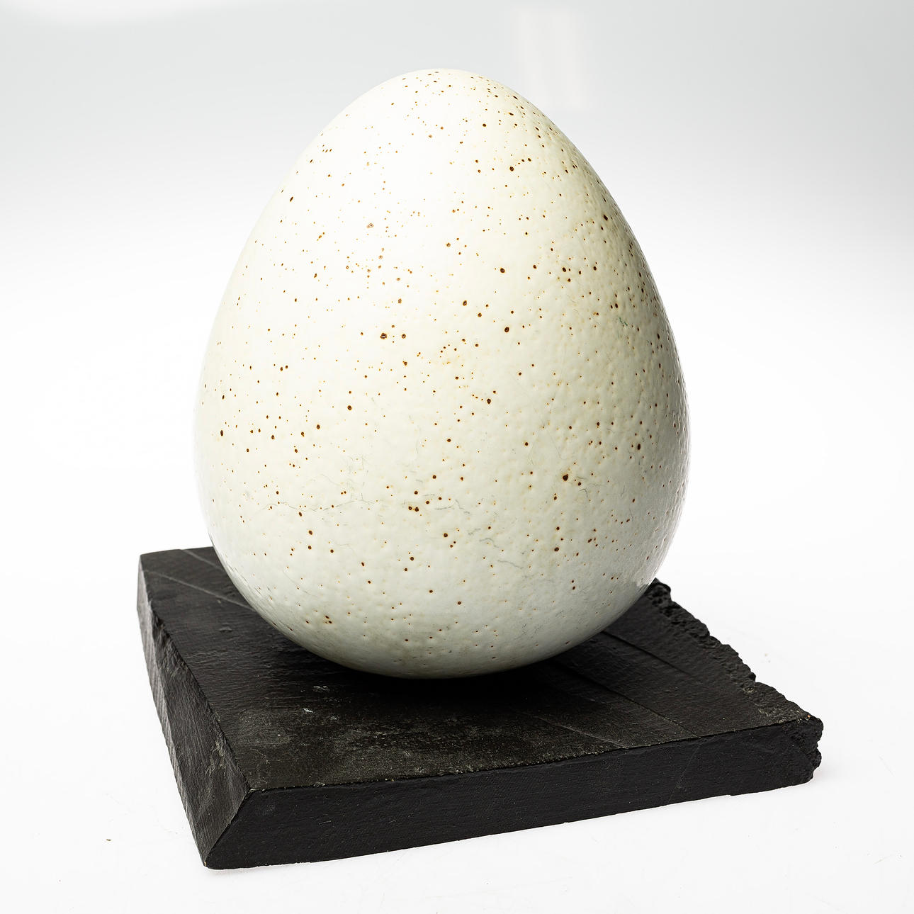 A ceramic egg, Pentik, Finland.