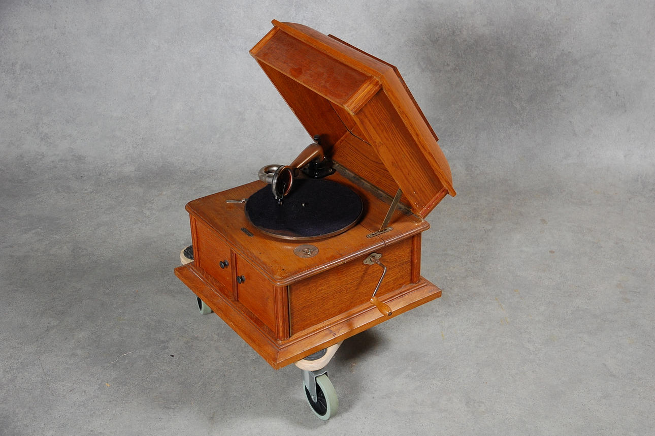 SALONGSGRAMOFON, 1920-tal.