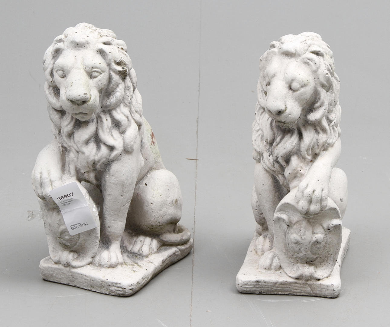 STATYETTER, ett par, lejon, 1900-tal.
