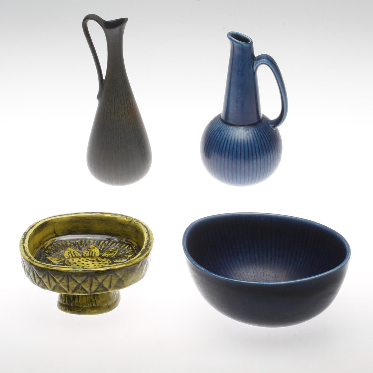 VASER samt SKÅLAR, 4 delar, Rörstrand, Gunnar Nylund.