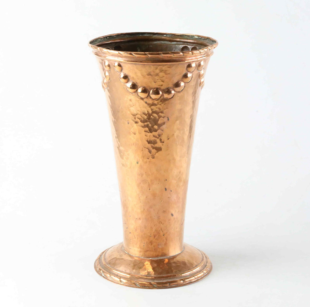 A copper beaker, early 20th century.