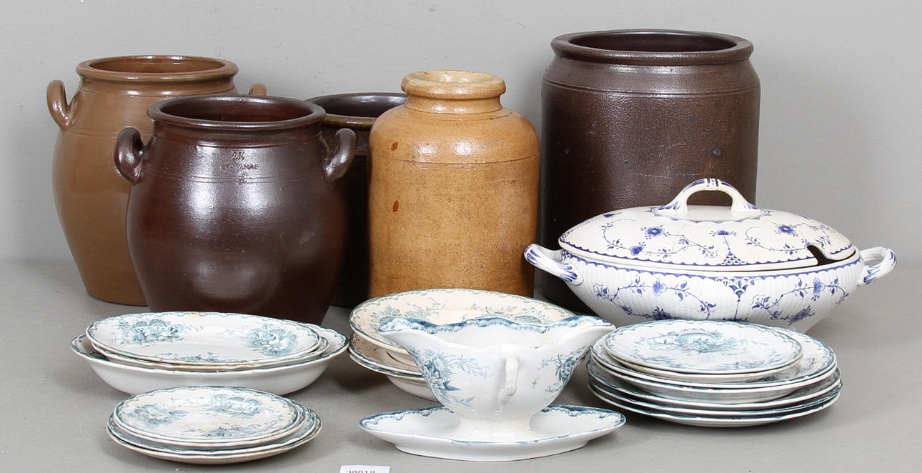 KERAMIKFÖREMÅL, bl.a. Höganäs, Göteborg, Gustafsberg.