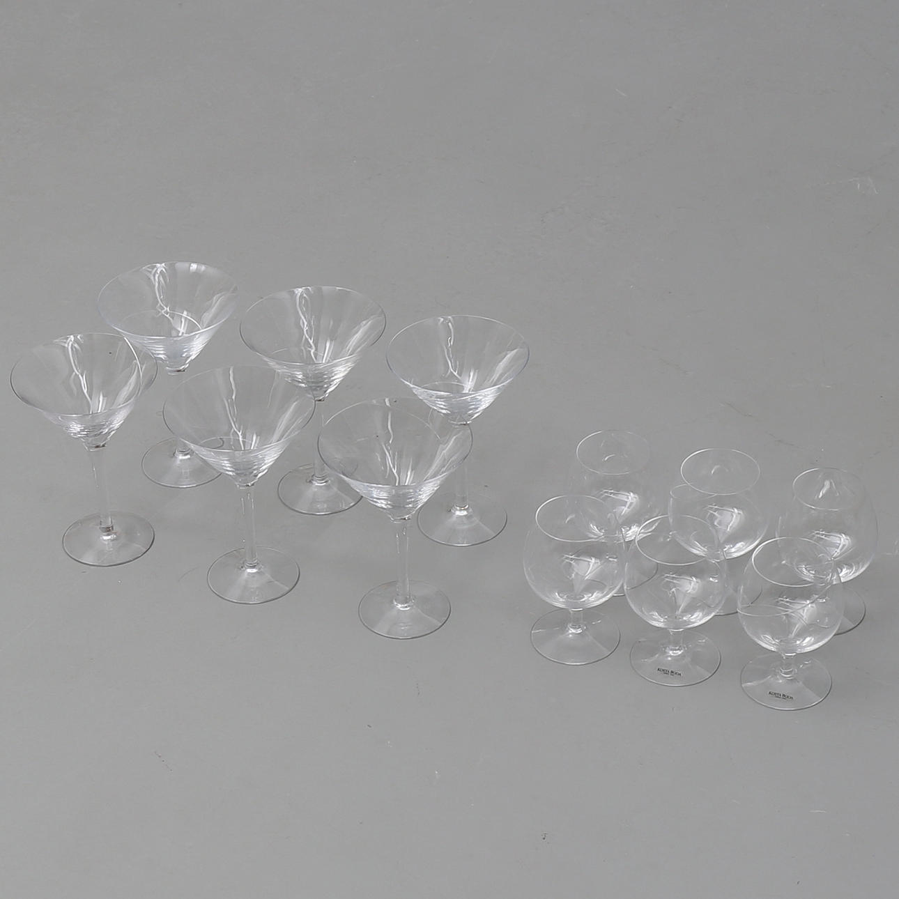 GLASSERVISDELAR i glas, 12 st, "Line", Anna Ehrner, Kosta Boda.