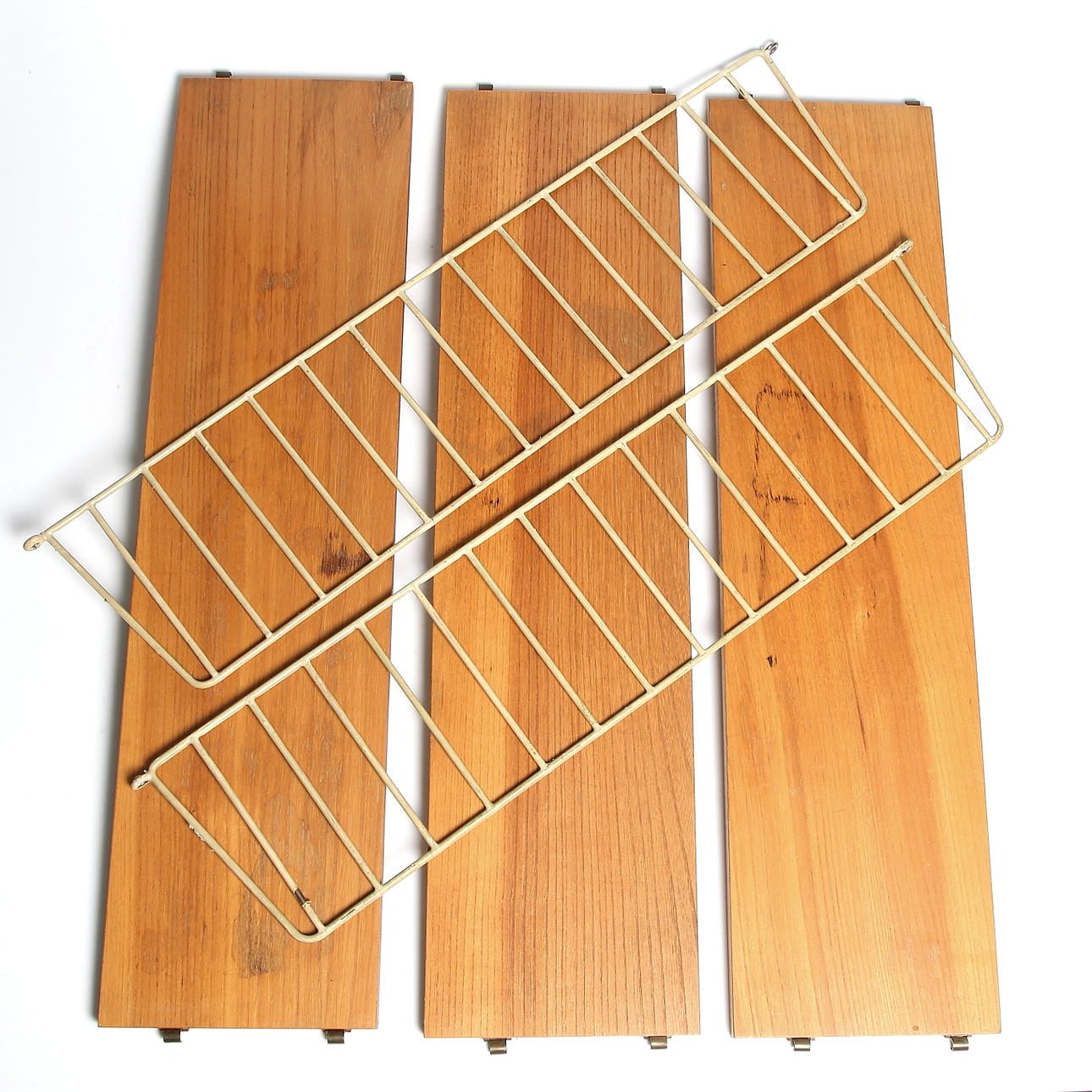 STRINGHYLLA, 5 delar, formgiven av Nisse Strinning, 1950/60-tal.