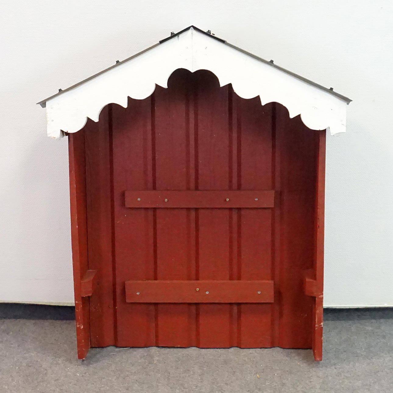 STÄLLNING till BREVLÅDA, trä/metall.