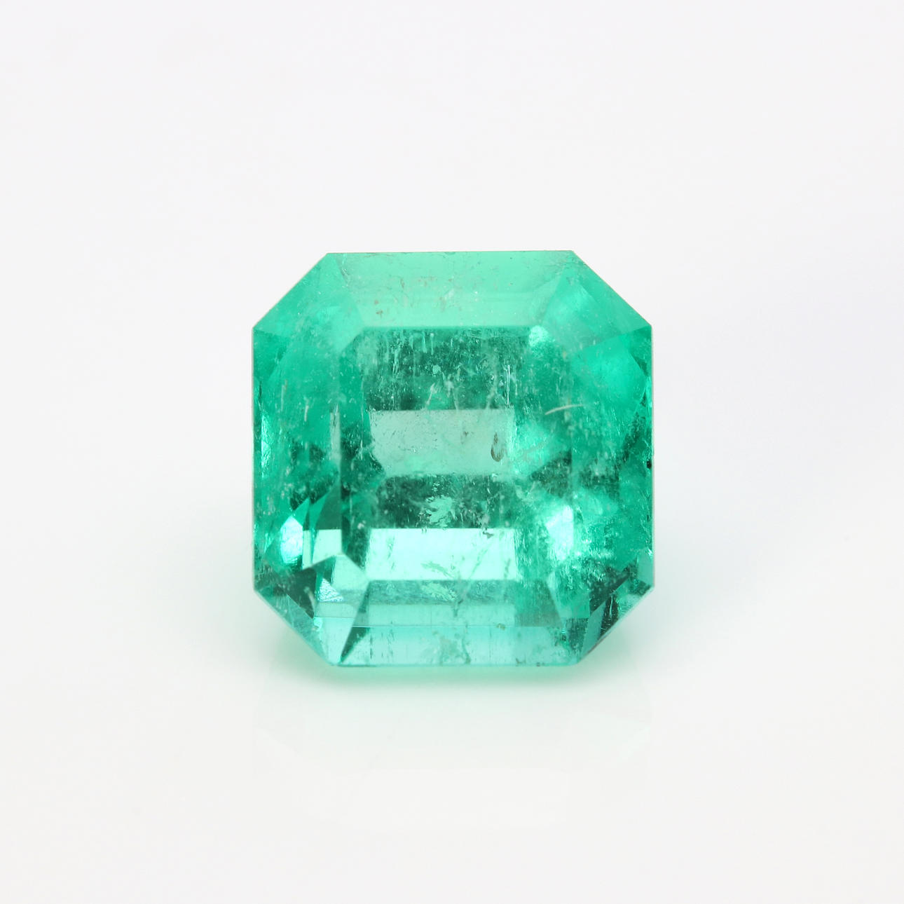 EMERALD approx. 3.7 ct.