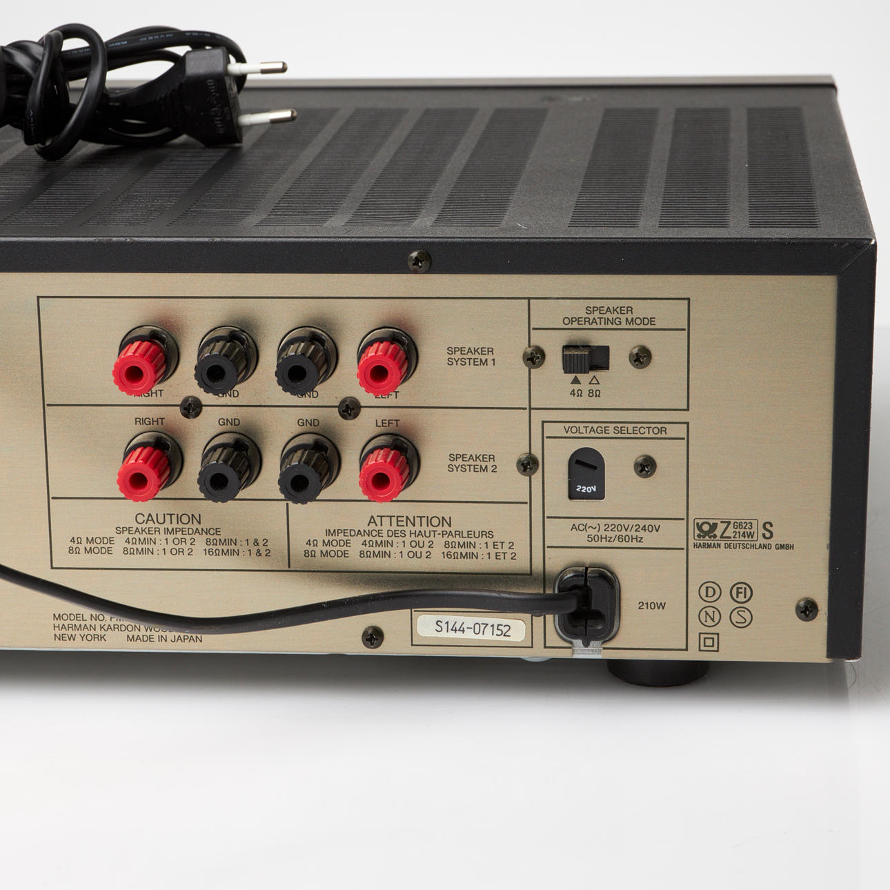 Harman Kardon HK 560DC ampli tuner en bon état esthétique et de