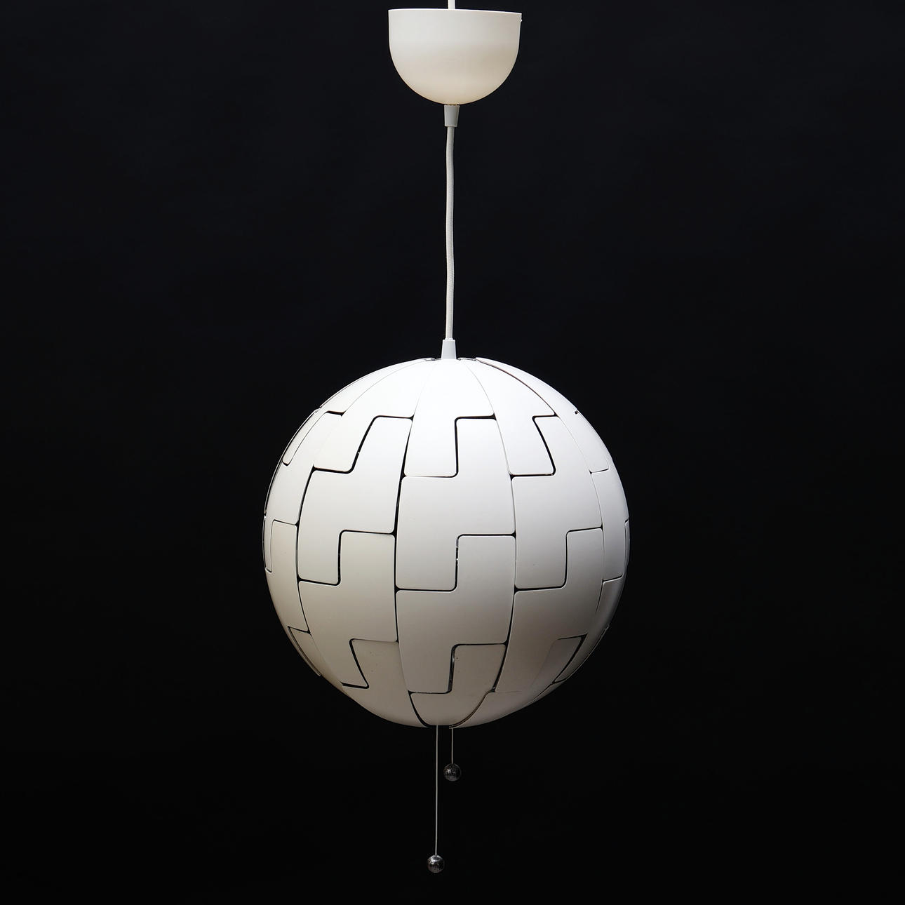 DAVID WAHL, una lámpara de techo, Ikea PS, 2014.