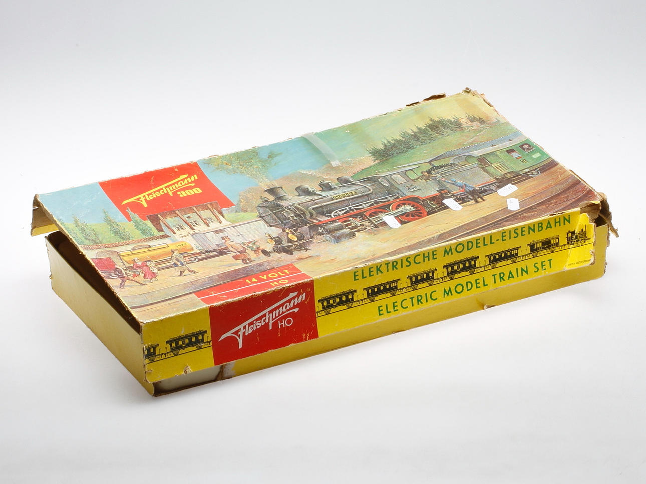 MODELLTÅG samt VAGNAR, 12 delar, Fleischmann, 1900-tal.