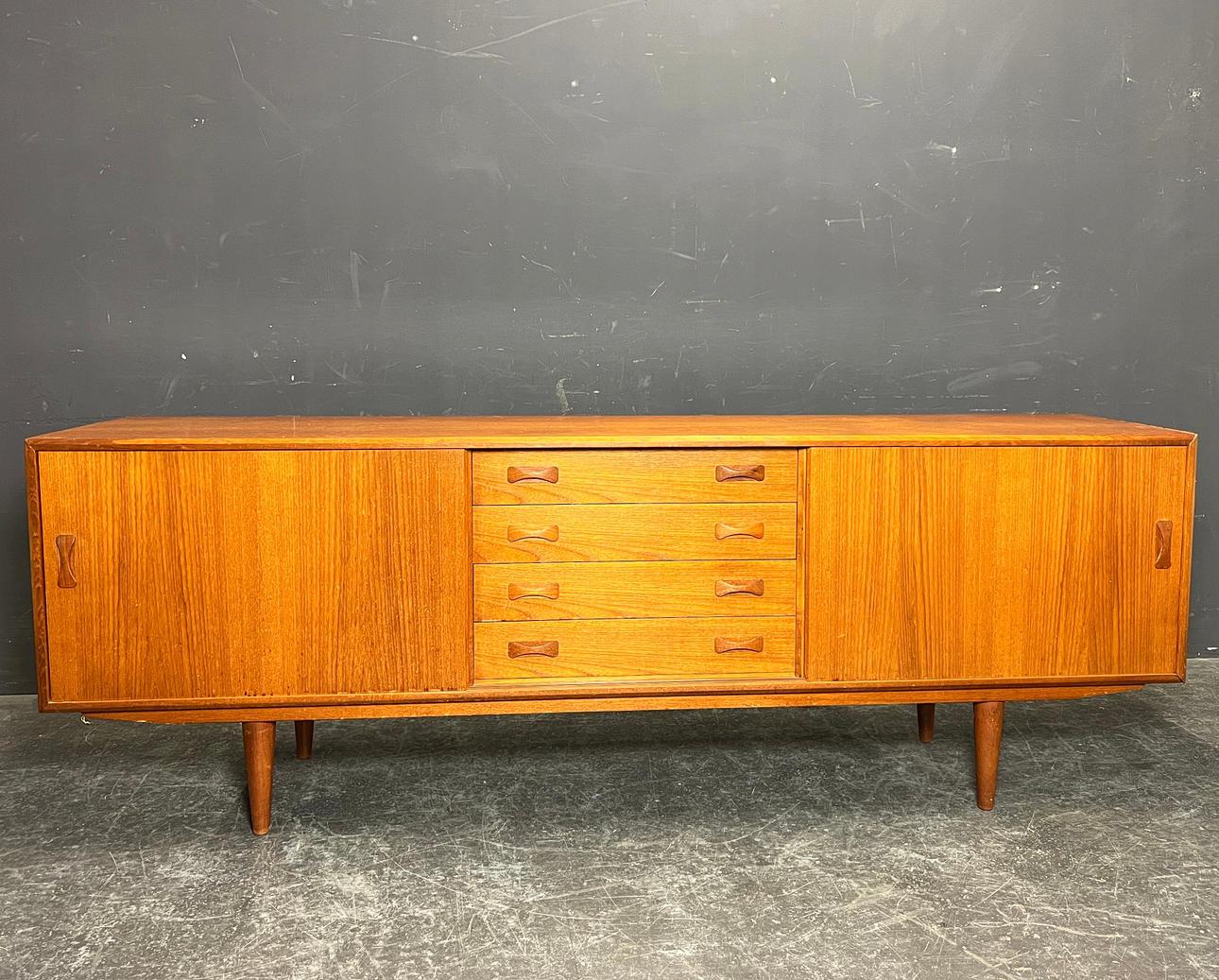 CLAUSEN & SON SIDEBOARD.