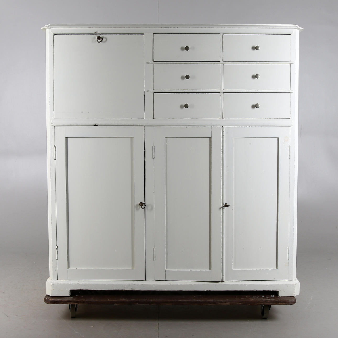 SKÅP / SKÄNK, bemålad fur, 1800-tal.