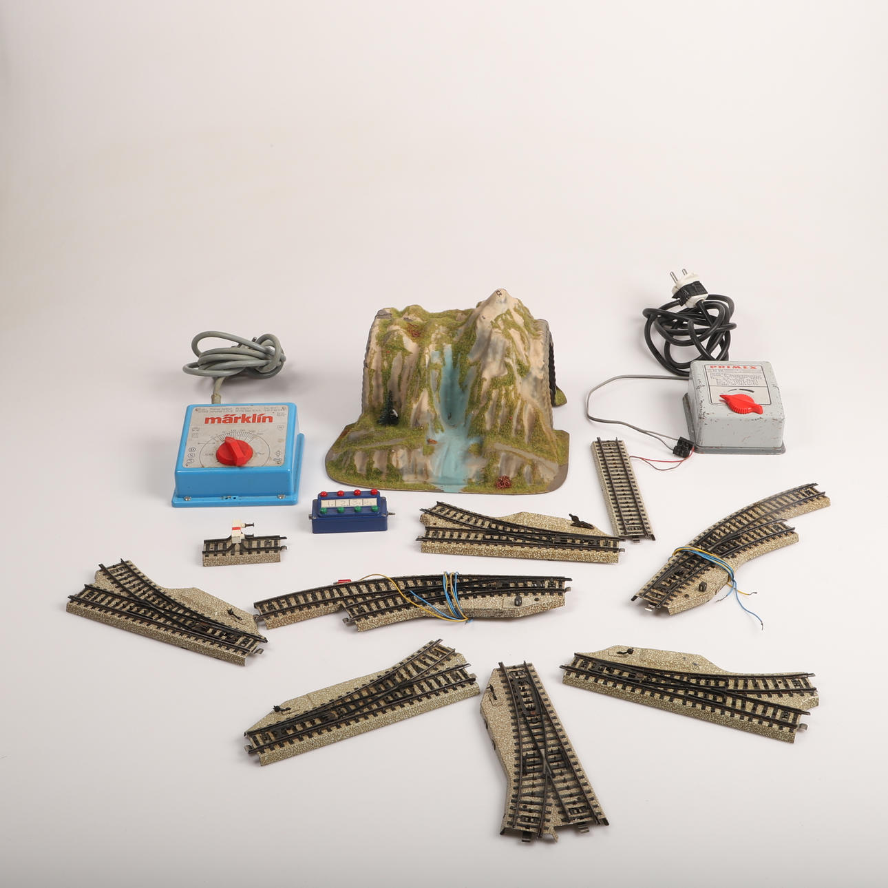 RÄLS, TRANSFORMATORER SAMT TUNNEL, Märklin.