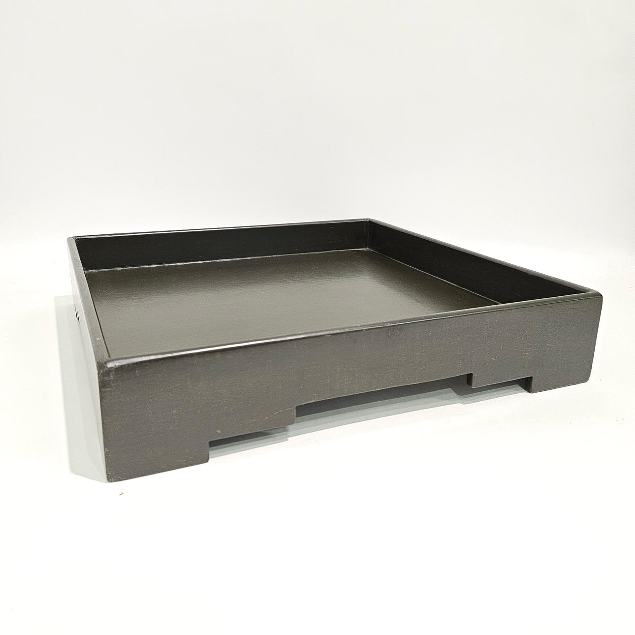 BECARA. BANDEJA ORIENTAL EN MADERA LACADA.