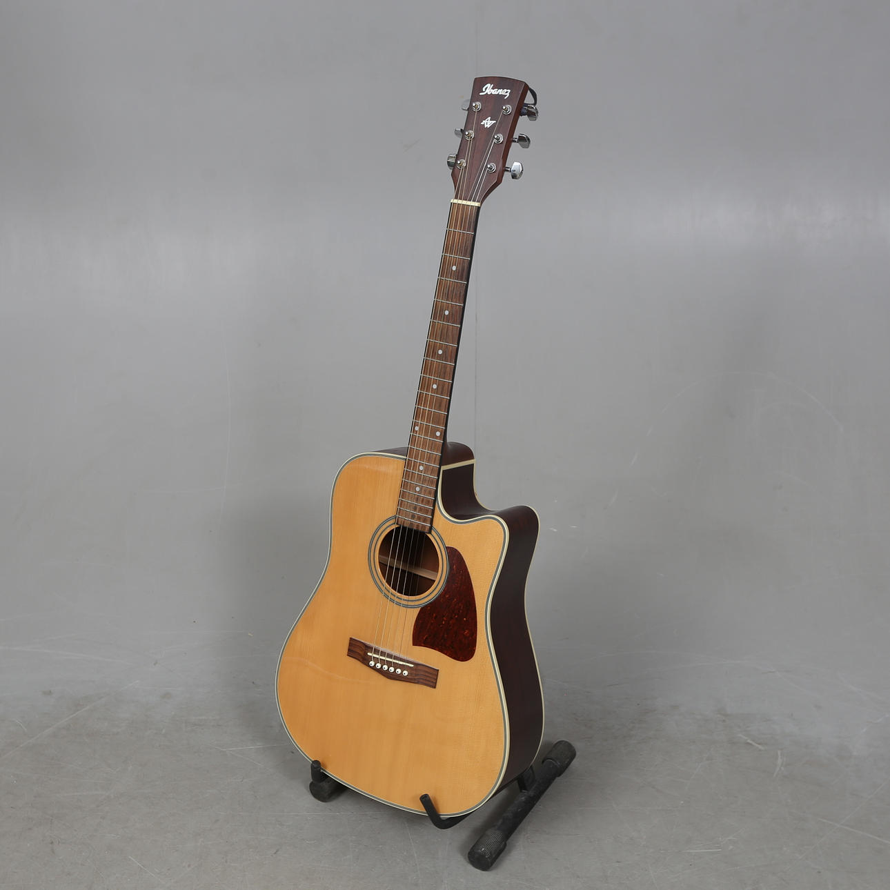 GUITARRA, Ibáñez, China.